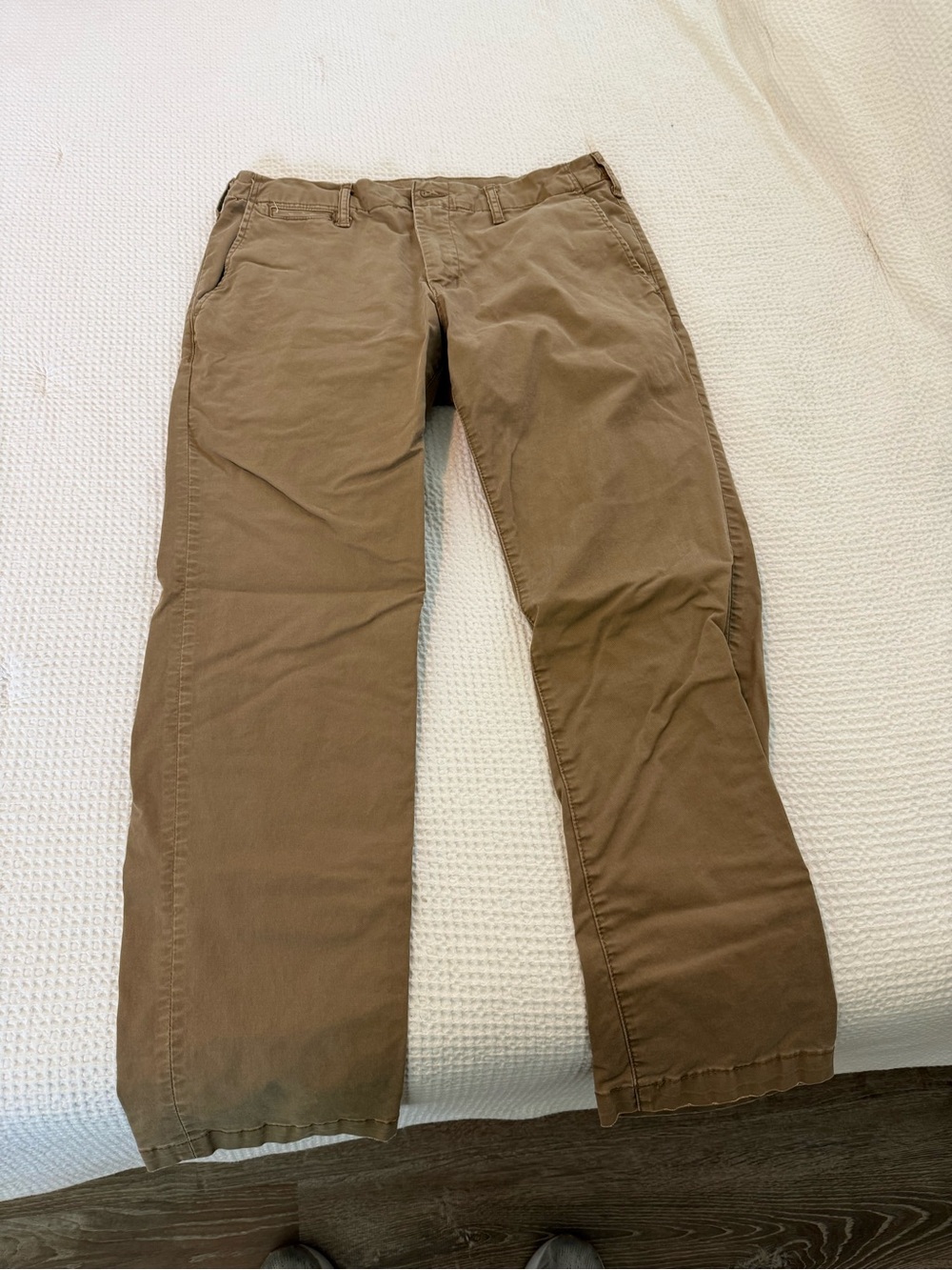 American Eagle Outfitters Lived-in Khaki Pants